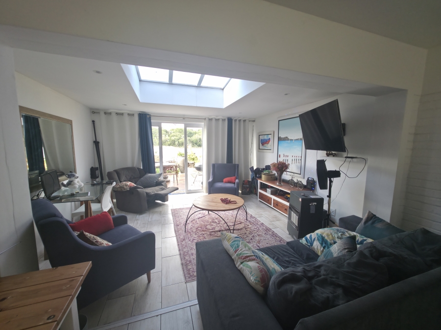 2 Bedroom Property for Sale in Bonza Bay Eastern Cape